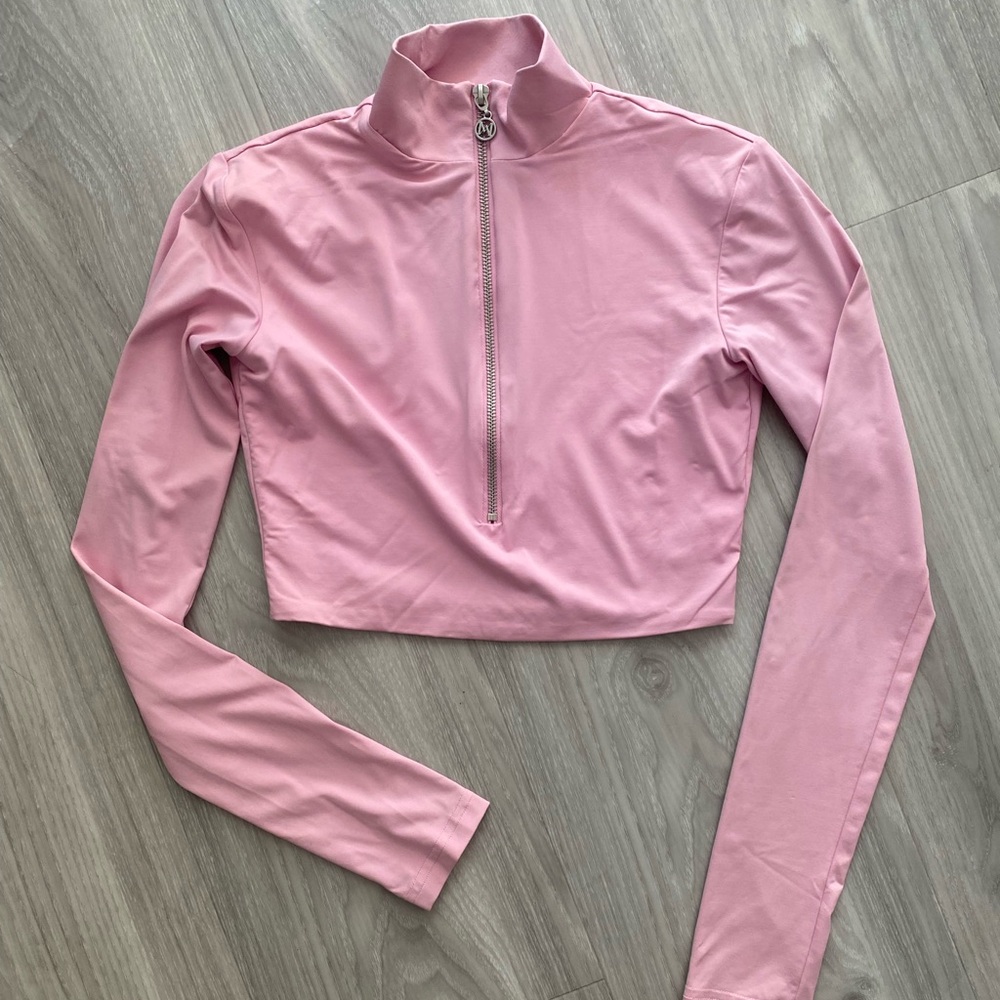 Cropped pink long sleeve top